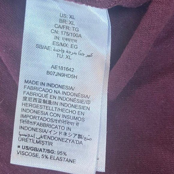 A. Essentials Short Sleeved Burgundy Women's Tunic  Size XL - Picture 4 of 4